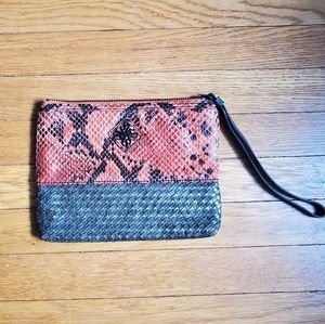 ~3 for $20~ Simply Vera Clutch